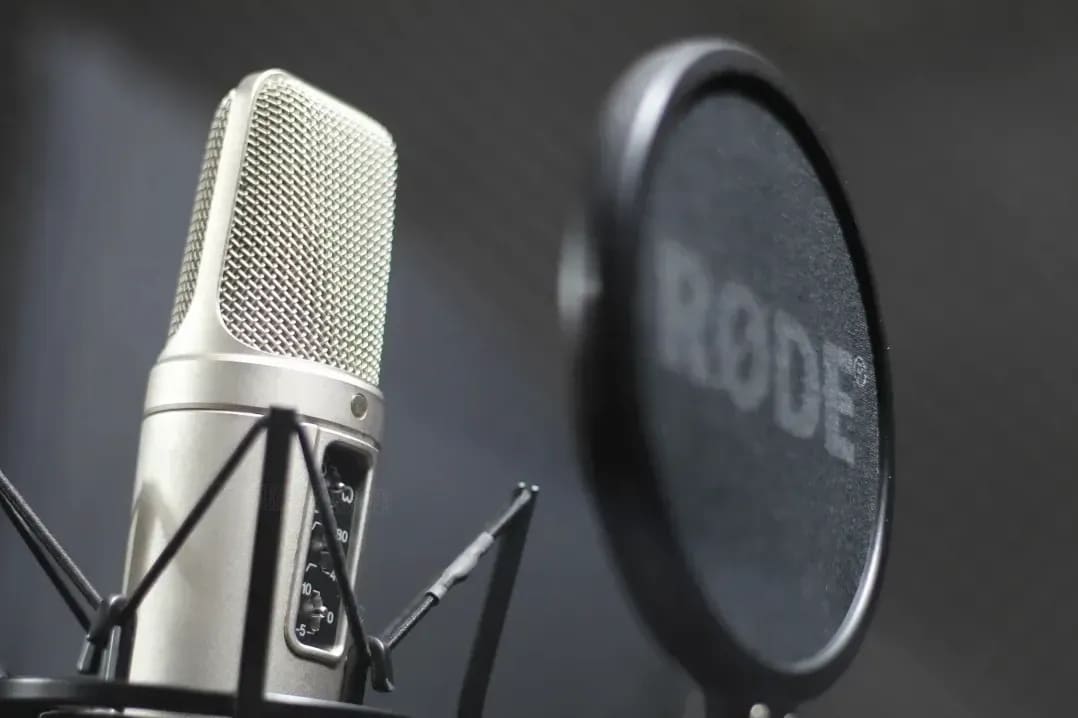 企業Podcastを続けるために大切な、無理のない収録運用とは